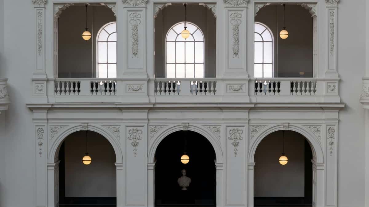 Gjej krijues Kazak që shndërrojnë ndjekës në blerës