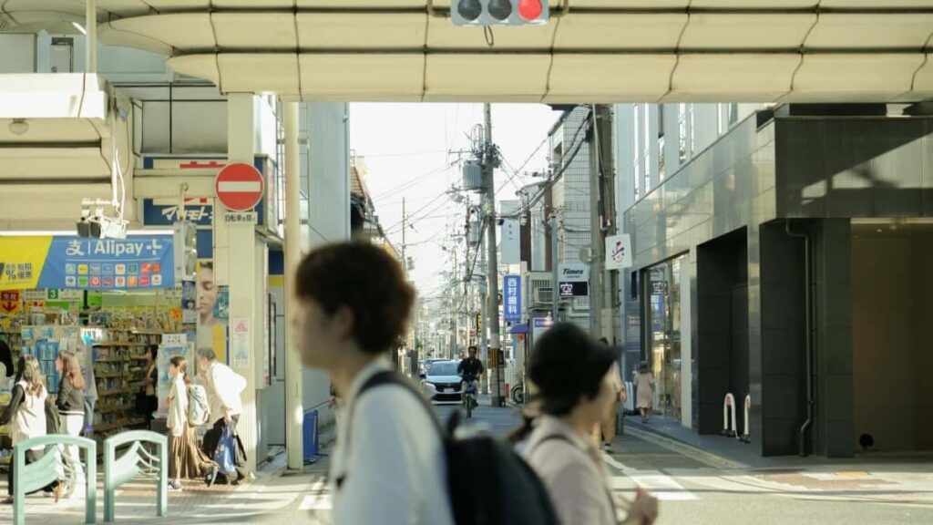 Udhezues praktik per reklamues ne Shqiperi: hapat, veglat dhe strategjite per te gjetur creatore serbe ne Reddit dhe alternativa si OddsRabbit.