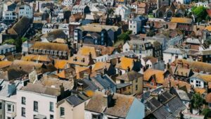 Udhezues praktik per reklamues ne Shqiperi: si te gjesh dhe verifikosh krijues Taobao nga Kolumbia per te promovuar platformat e mesimit online.