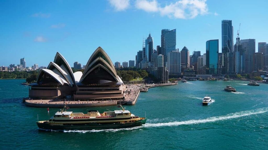 Udhezues praktik per krijues ne Shqiperi: si te kontaktosh markat Georgia te shfaqura ne Netflix dhe te ofrosh video te shkurtra te markes.