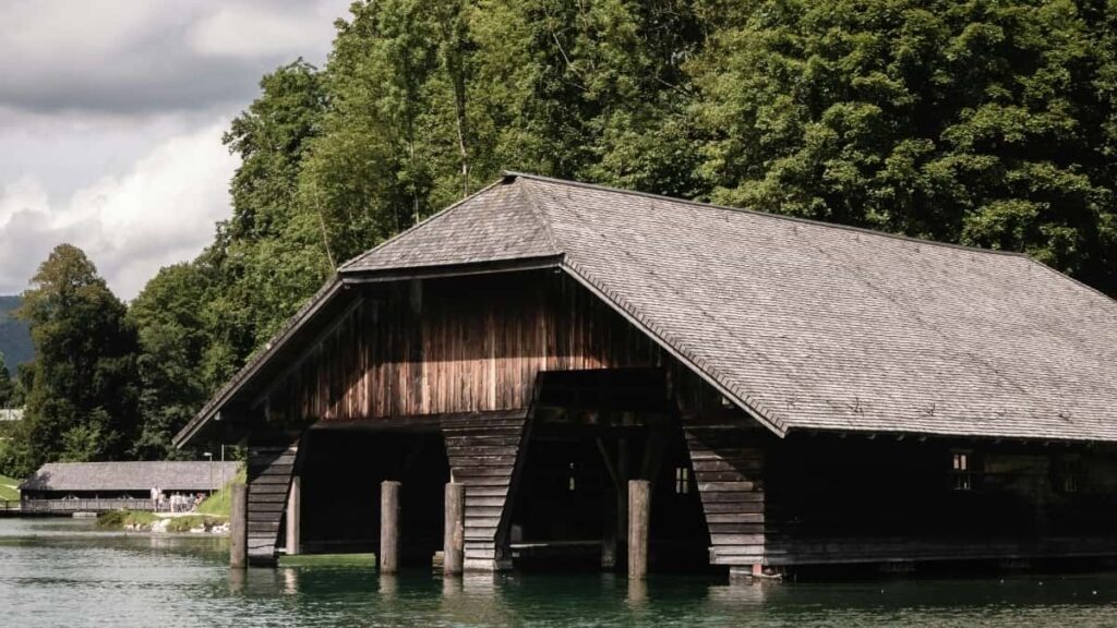 Udhezues praktik per krijuesit shqiptare: si te identifikosh, kontaktoni dhe siguroni marka uruguaiane ne Amazon per te testuar dhe recensuar platforma mesimore.