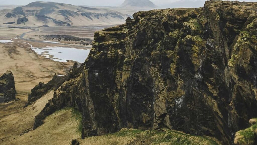 Udhezues praktik per krijuesit shqiptare: taktika, kanale dhe oferta konkrete per te bere cross-promotion me marka uruguaiane ne YouTube.