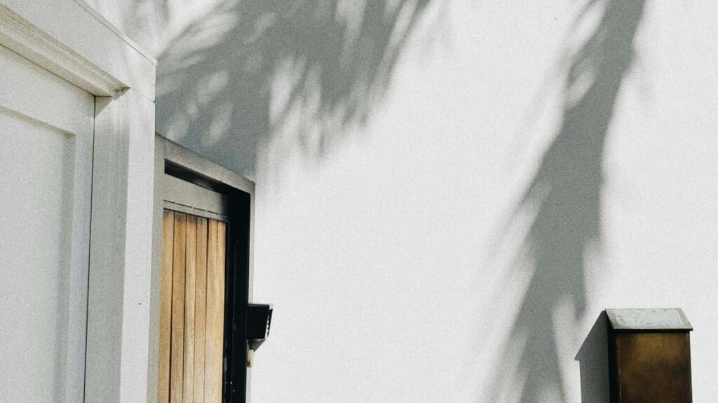 Udhezues praktik per reklamues ne Shqiperi: si te identifikosh dhe aktivizosh krijues Clubhouse nga Nepali per fushata reaction albumesh, me taktika outreach, verifikim dhe rrezikesh.