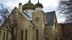 Udhezues praktik per krijues ne Shqiperi: si te perdoresh Reddit per te lidhur me brandet e Qipros dhe te sigurosh sponsorizime te paguara, me keshilla lokale dhe shembuj reale.