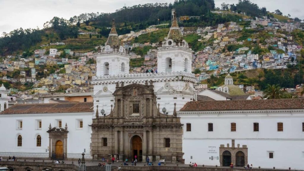 Udhezues praktik per krijues ne Shqiperi: si te gjesh, kontaktoj dhe bashkepunosh me markat ne Kenia via WhatsApp per te nxjerre ne pah artikujt e domosdoshem.