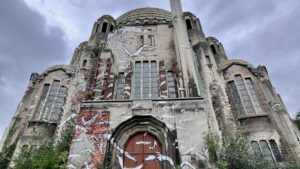 Udhezues praktik per krijuesit shqiptare: si te kontaktoni marka ne Meksike per te shperndare kode zbritjeje te perkohshme ne Disney+strategji outreach, shembuj cmimesh dhe taktika lokale.